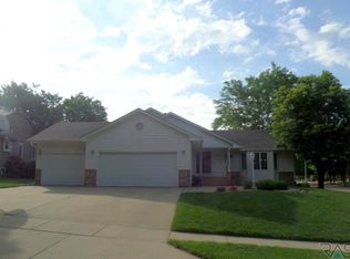 3401 E Micah Ln, Sioux Falls, SD 57103