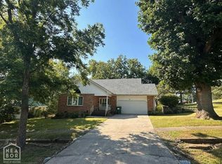 460 Bethel Ave, Mammoth Spring, AR 72554