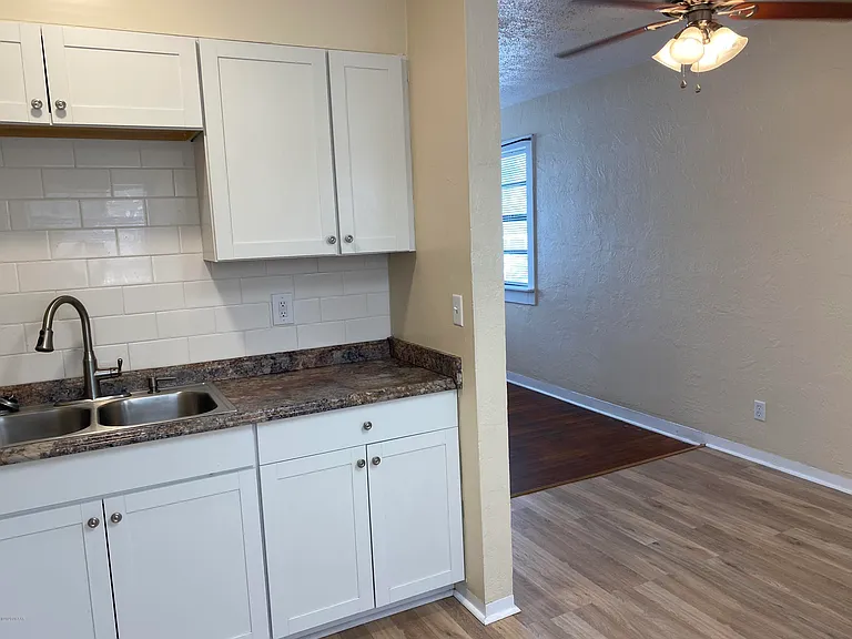 607 Jessamine Blvd #2 — Photo 11