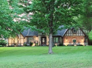 14 SW Hillside Rd, Ottawa, KS 66067