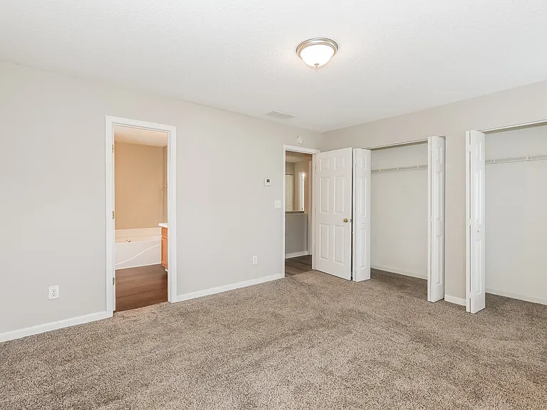 1607 Thornwick Trce — Photo 9