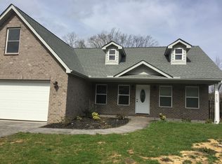 715 Peachtree Dr, Maryville, TN 37801