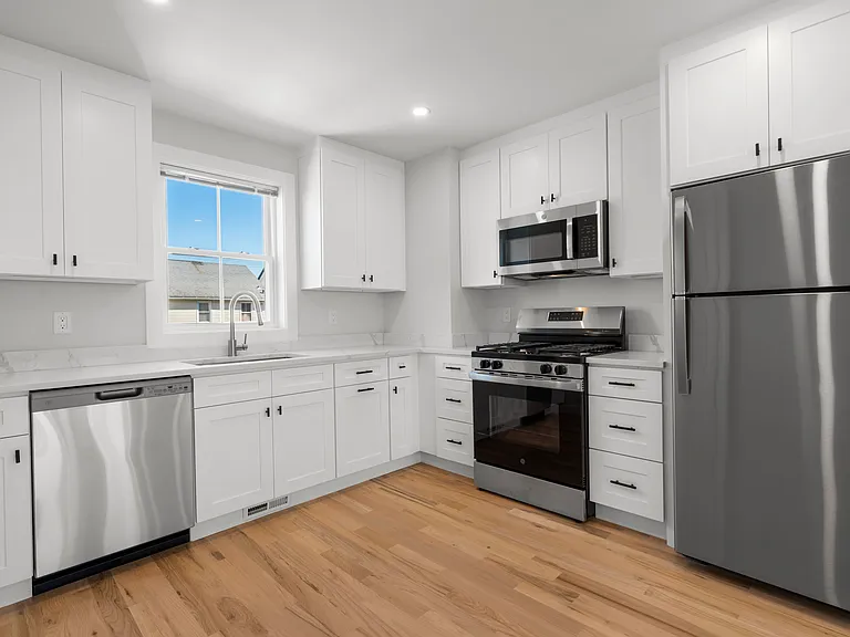 14 Taylor St #8 — Photo 4