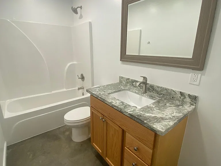 105 S Refinery St — Photo 14