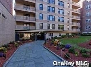 6550 Wetherole St APT 4M, Flushing, NY 11374
