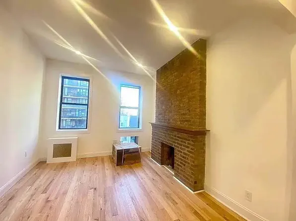 533 3rd Avenue image 1 of 9