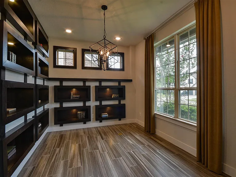 5911 Vineyard Creek Ln — Photo 11