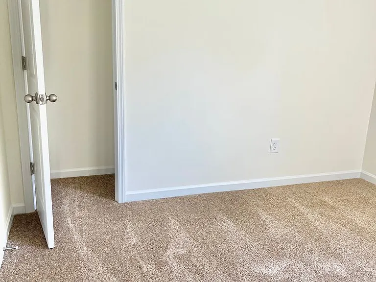 948 Brentwood Park Ln — Photo 17