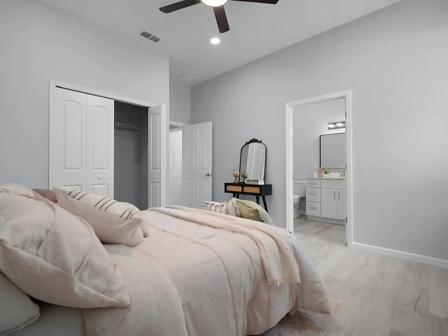 3 bed, 1204 sqft, $2,000 — Photo 4