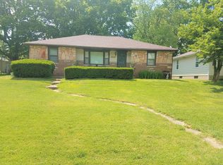 1912 Poplar St, Highland, IL 62249