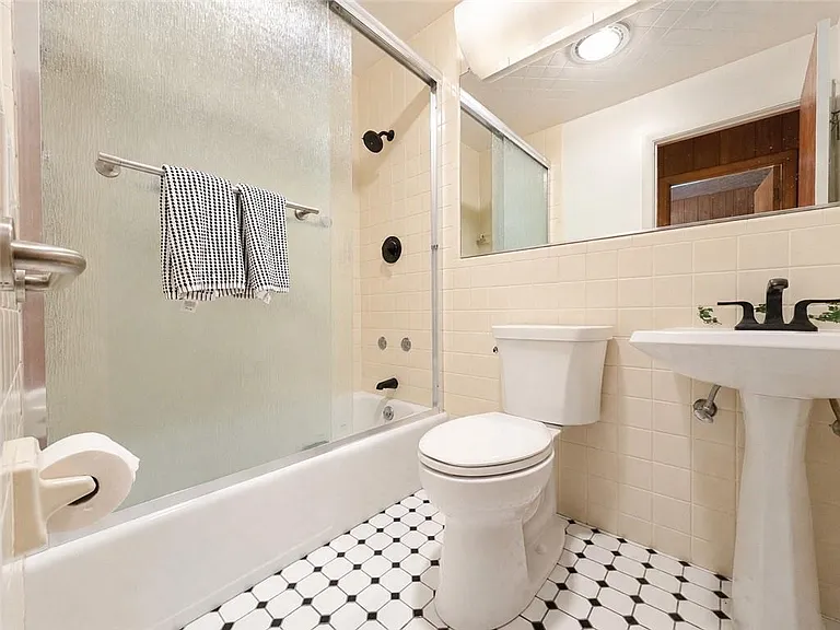 35 Sunset Ave — Photo 26