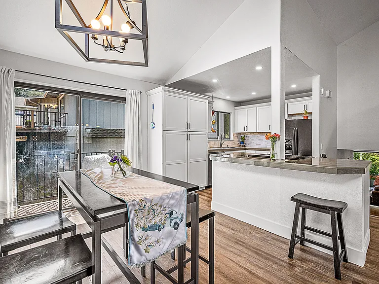 23889 Oakmont Way — Photo 16