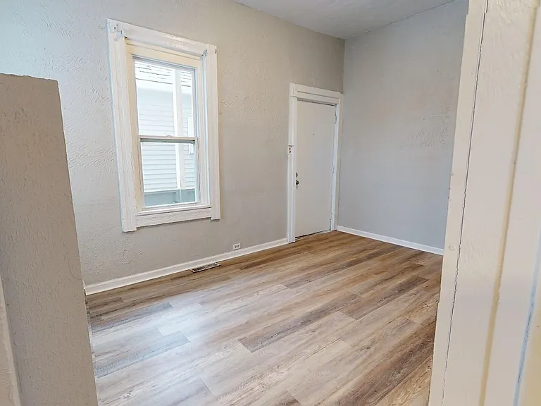 3344 Seymour Ave — Photo 12