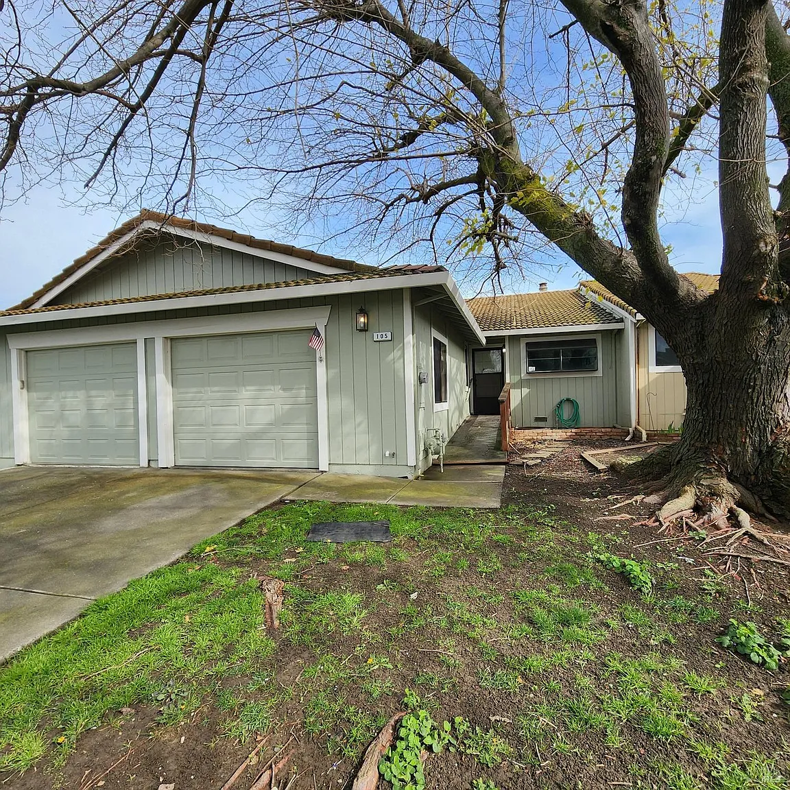 105 Bryce Way photo 1
