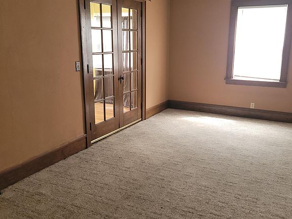 3rd image of 210 N London Ave #1