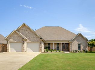 211 Oak Brook Dr, Florence, AL 35630