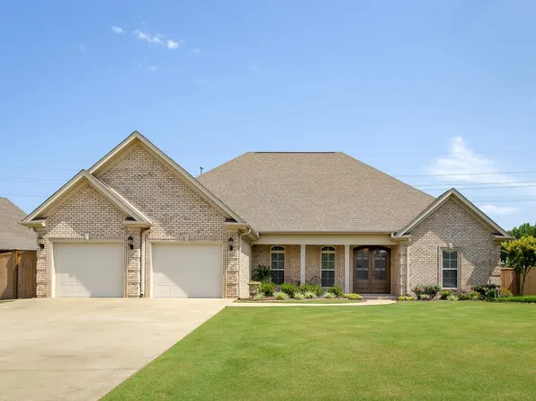 211 Oak Brook Dr, Florence, AL 35630