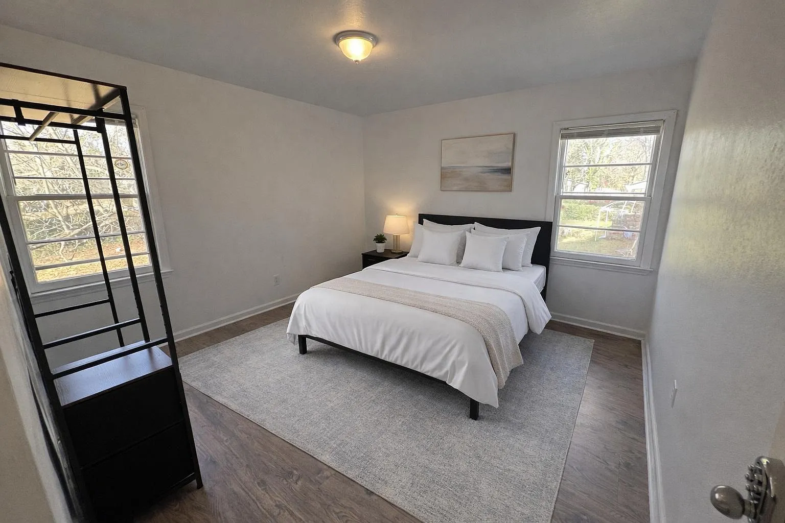 4 bed, 3.0 bath, 2100 sqft, $767 — Photo 1