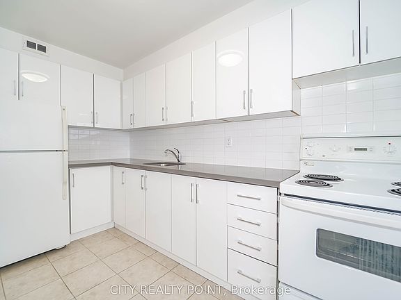 5th image of 6200 Bathurst St #912