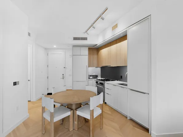 29-18 41st Avenue image 2 of 23