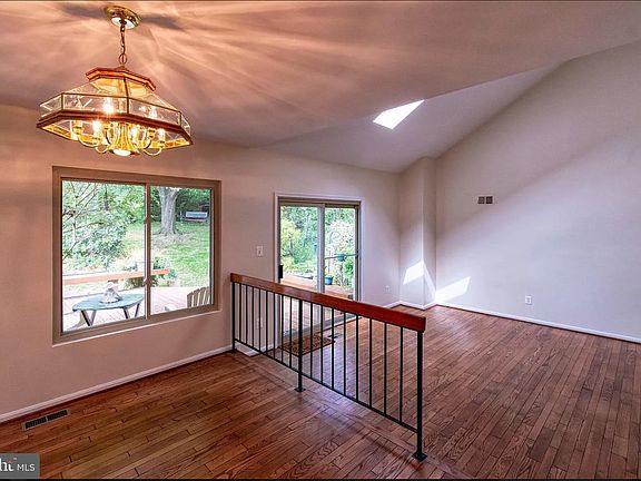 4th image of 2305 Rockland Ave