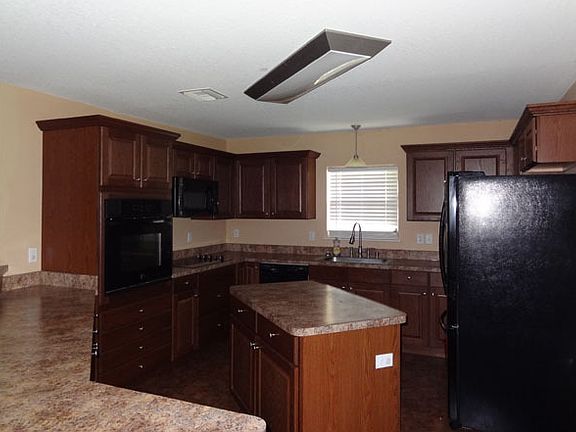 5th image of 8657 NE 150th Ave