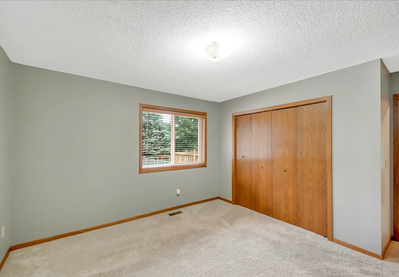 360 Cari Park Lane — Photo 4