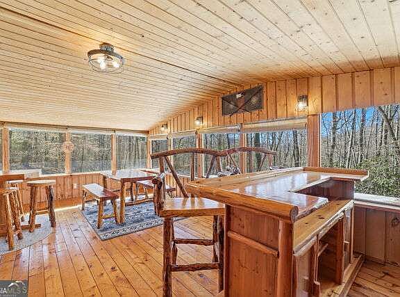 3rd image of 355 Henslee Hollow Ln
