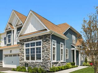 81 Juniper Ln, Yaphank, NY 11980