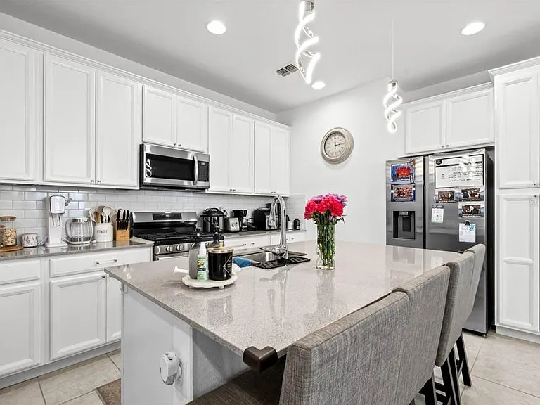 6262 Goldcoast Ave — Photo 8