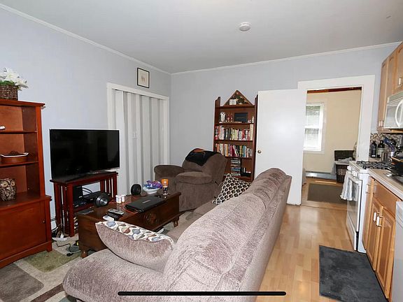 3rd image of 24 Brook St