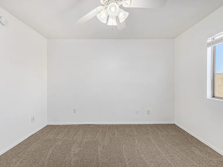 878 E Graham Ln — Photo 15