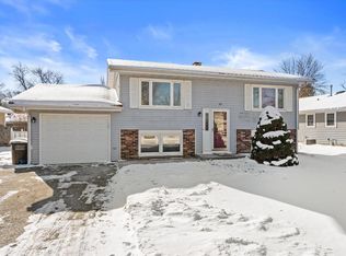 711 East Harvard STREET, Oconomowoc, WI 53066