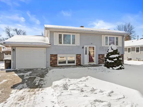 711 East Harvard STREET, Oconomowoc, WI 53066