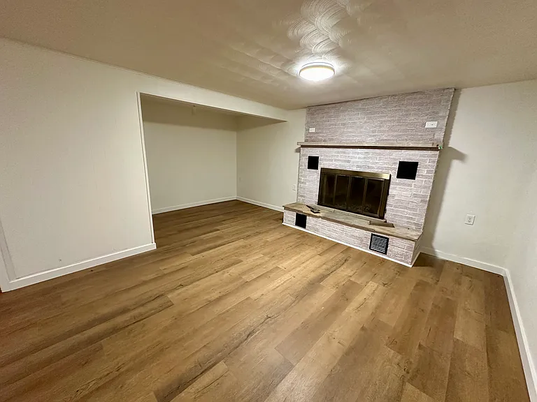 1814 Stoddard St — Photo 17