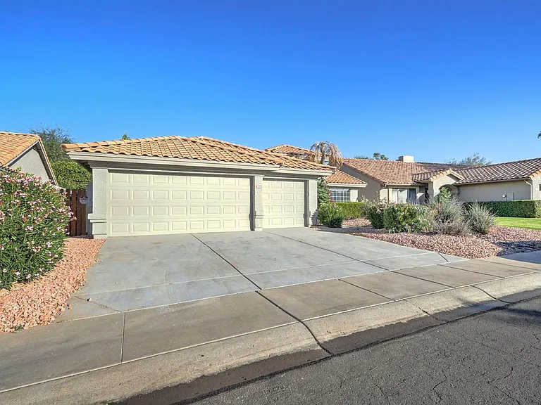 8940 E Palm Ridge Dr — Photo 3