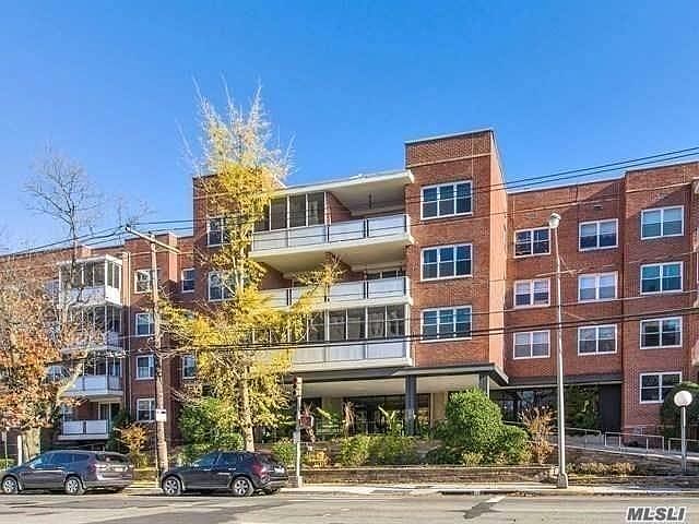 1st image of One Kensington Pl #223
