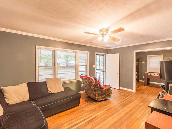 4th image of 4625 Owen Ave