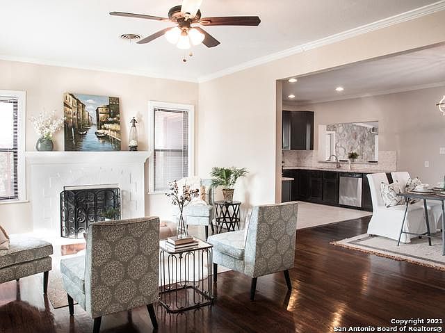 1st image of 257 W Hermosa Dr