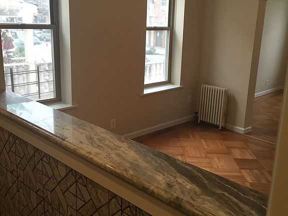 5th image of 2379 24th St APT 3