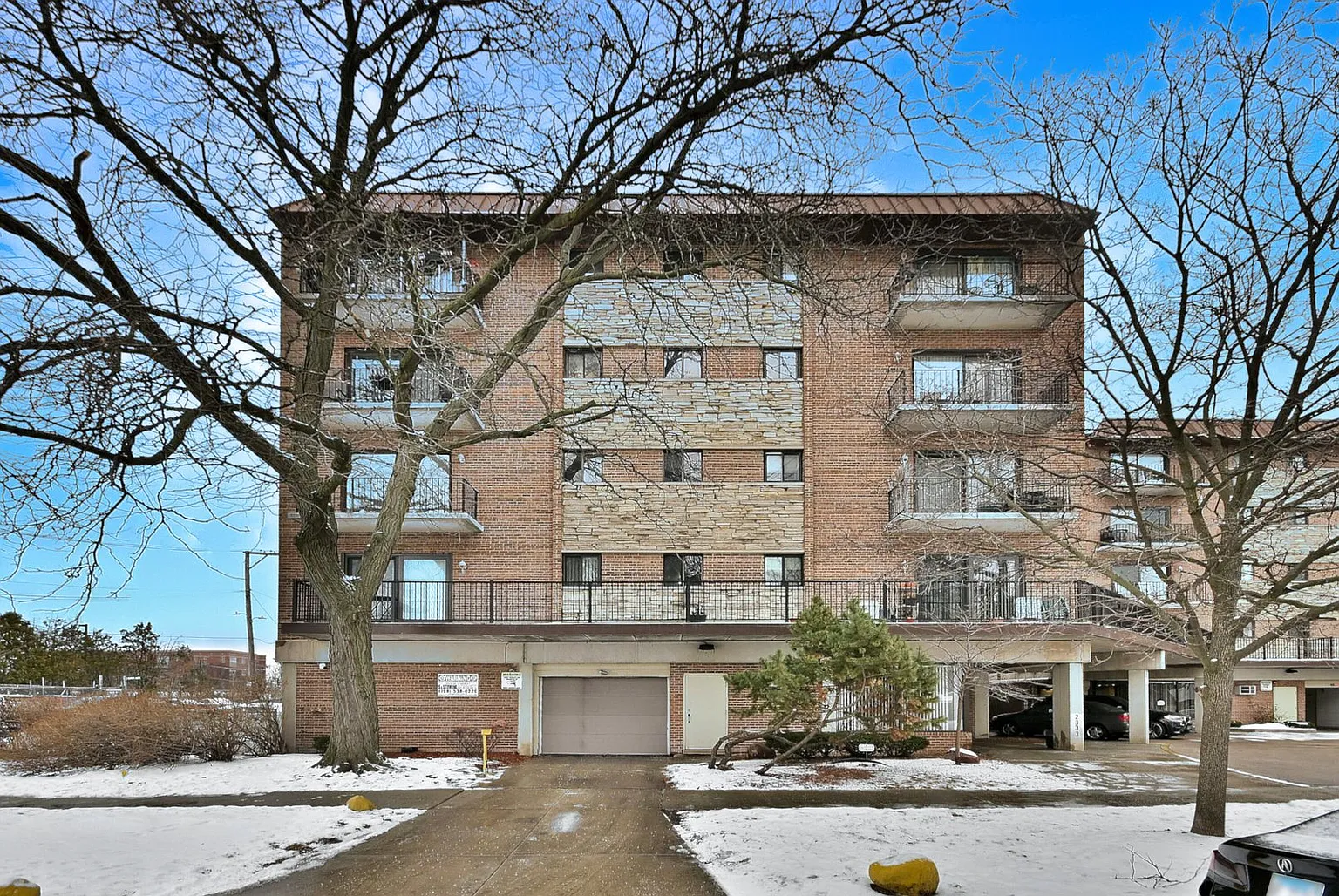 2333 N Neva Ave APT 201 photo 1