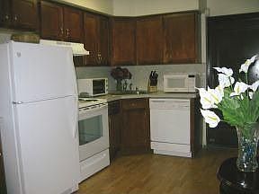 2nd image of 3 Linwood Ave APT 3