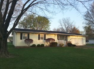 1201 S Willow Dr, Robinson, IL 62454