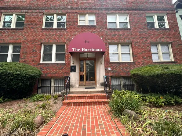 311 7th St NE APT 101, Washington, DC 20002
