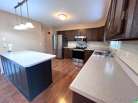 2nd image of 3013 Kensington Ct