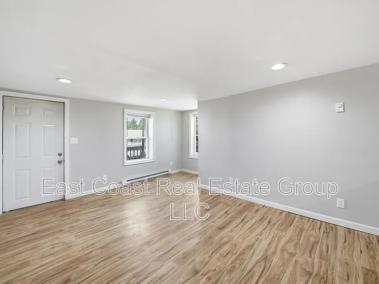116 S High St — Photo 10