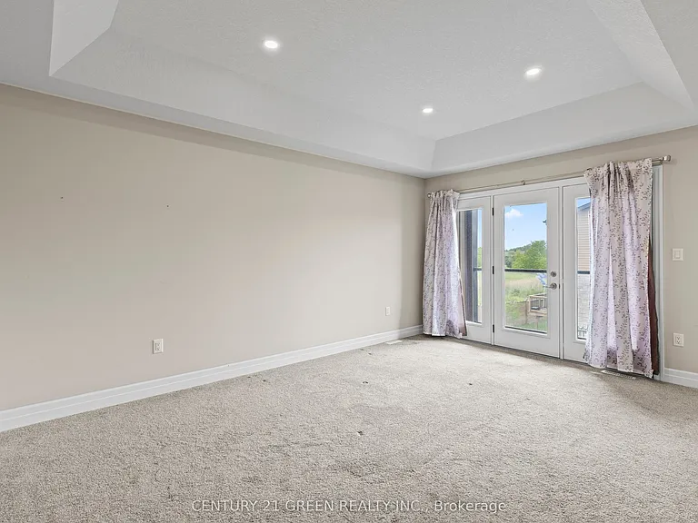 851 Sarnia Rd — Photo 21