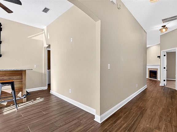 4th image of 4683 ILAH ROAD N