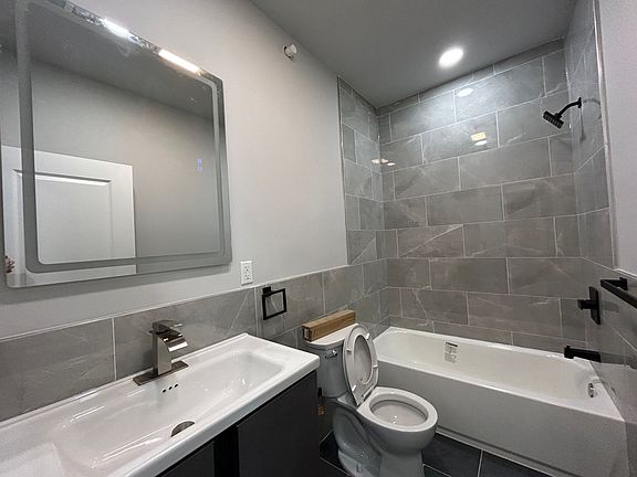 4th image of 1116 S 12th St #4C