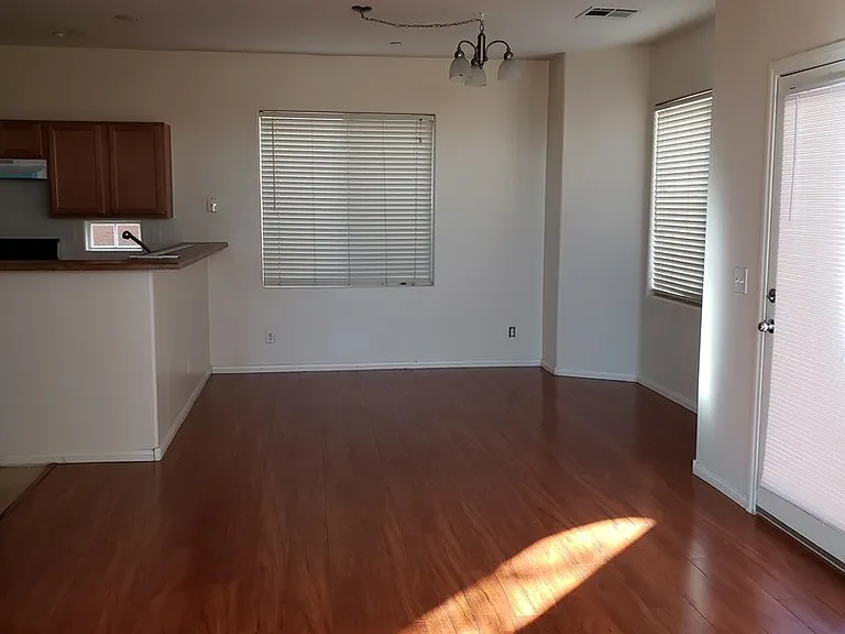 8904 Nautilus Vista Ct — Photo 2